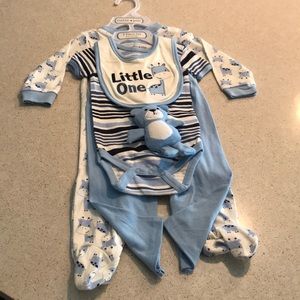 Boys Cutie Pie brand 5 piece set NWT